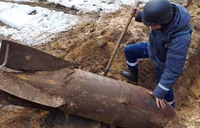 У німецькому Дрездені оголосили масову евакуацію: будівельники знайшли бомбу часів Другої світової в центрі міста