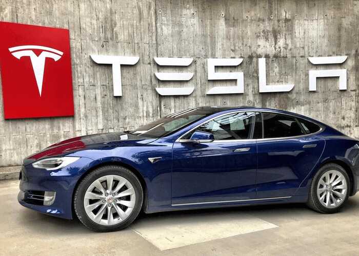 Продажі Tesla в Німеччині з початку року обвалилися на 60%