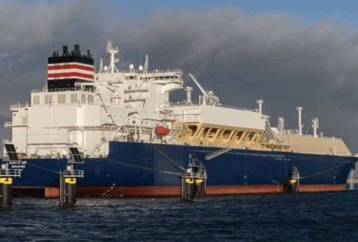 Росія готується відновити експорт скрапленого газу із підсанкційного заводу