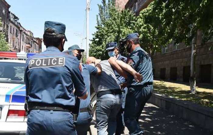У Вірменії тривають масові арешти політичних противників Пашиняна