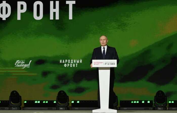 Путін спробував похвалитися донатами росіян на "СВО", але зганьбився