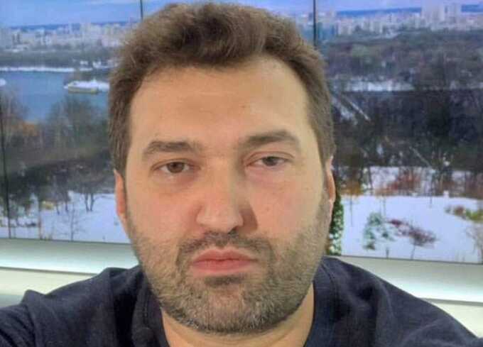 Скандальний політолог Олексій Голобуцький виявився сутенером, який продав дружину у сексуальне рабство