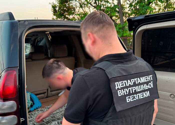 Експравоохоронцю повідомили про підозру за обіцянку оформити інвалідність за 12 тисяч доларів