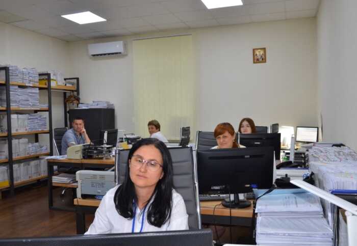 Системна корупція: Помічники суддів та та працівники апарату отримують неофіційні доплати з рук суддів