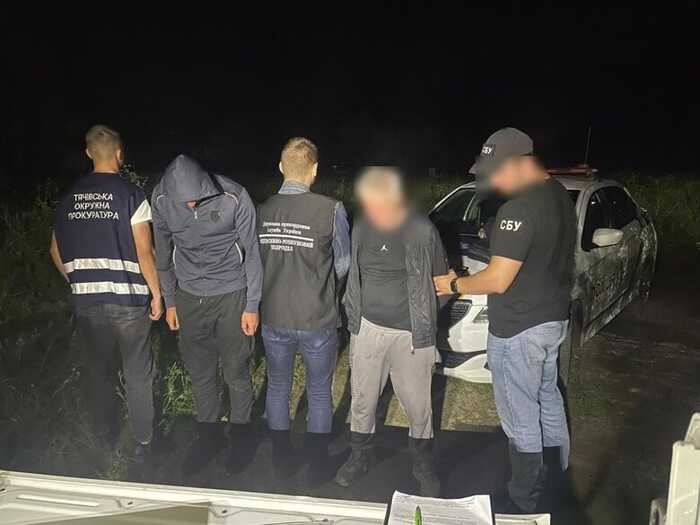 На Закарпатті затримали організатора нелегального переправлення чоловіка до Румунії за 6 000 доларів