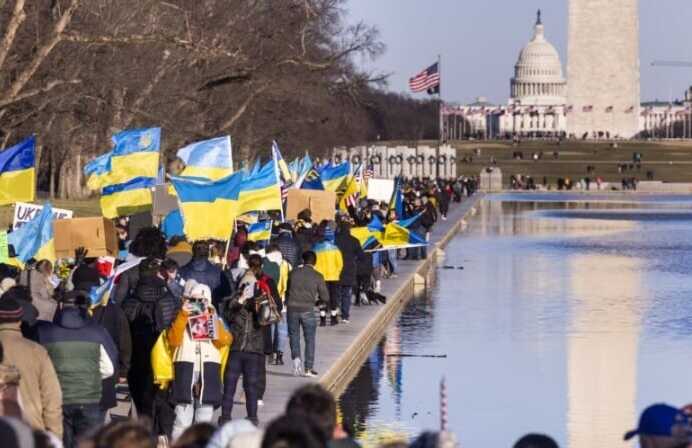 Деякі українські біженці в США можуть бути депортовані через втрату захисного статусу — WSJ